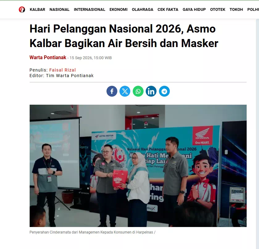 Hari Pelanggan Nasional 2026, Asmo Kalbar Bagikan Air Bersih dan Masker