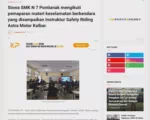 Siswa SMK N 7 Pontianak mengikuti pemaparan materi keselamatan berkendara yang disampaikan Instruktur Safety Riding Astra Motor Kalbar.